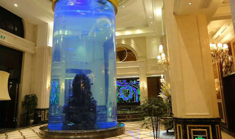 圓柱型魚缸